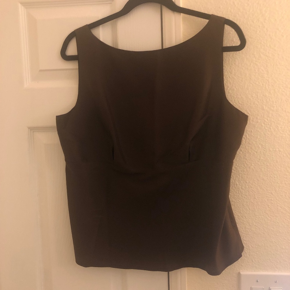 Sleeveless V Back Top